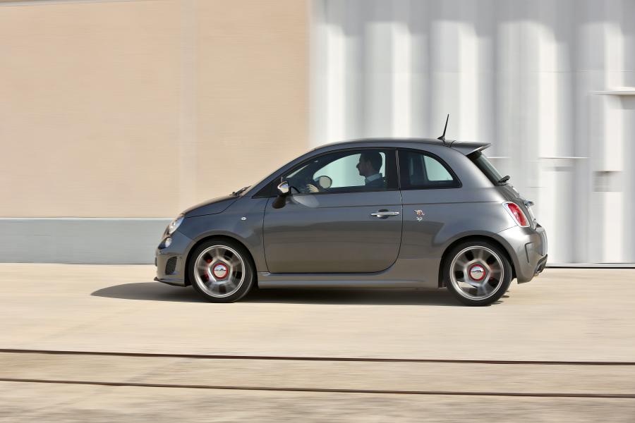  Abarth 595 Competizione 2011 года  (фото 24 из 32)